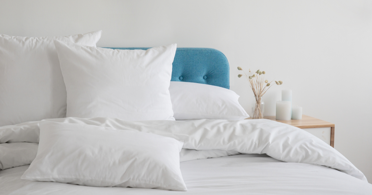 keep-pillows-fresh-during-allergy-season