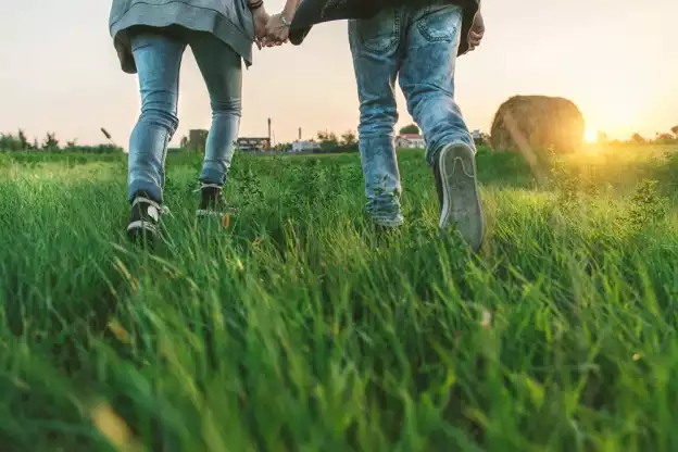 summer date night ideas that are fun and free